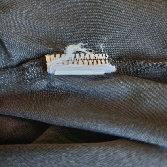 Lucky Brand Black V-Neck Drop Shoulder Long Sleeve Blouse - Picture 4 of 8